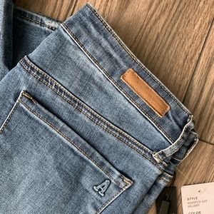 Articles of Society Hilary Denim in Graham NWT 28